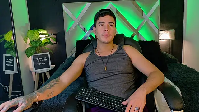 Alex-Rodriguezz's Webcam Show