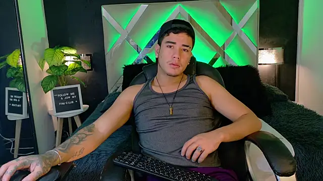 Show modela Alex-Rodriguezz na web-kameri