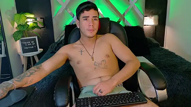 Alex-Rodriguezz's Webcam Show