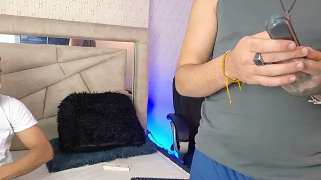عرض كام AlexAndAlbert