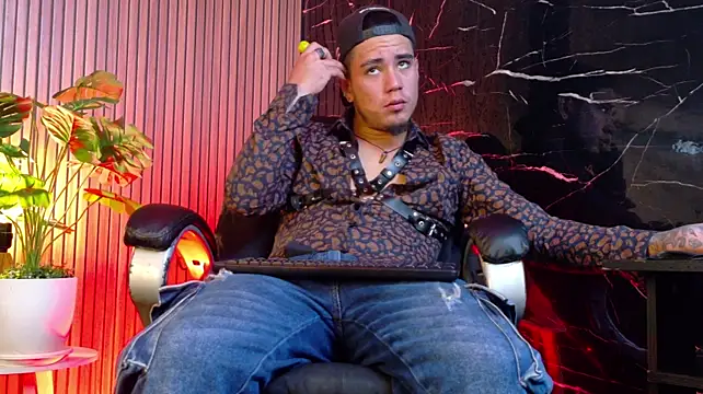 Show modela AlexAndAlbert na web-kameri