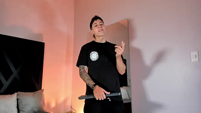 Show modela Gian_Rossi na web-kameri