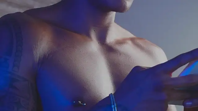 aaron_bolt webcam show