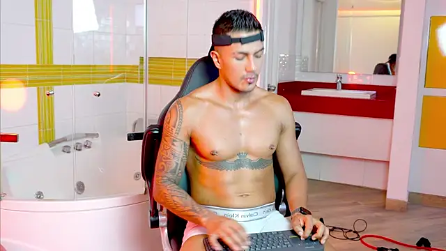 Webkamerová show aaron_bolt