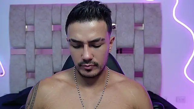 aaron_boltのウェブカメラショー