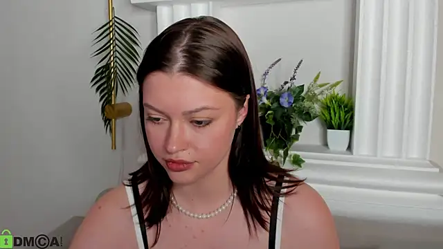 Chat XXX en directo de Maya-Mimi