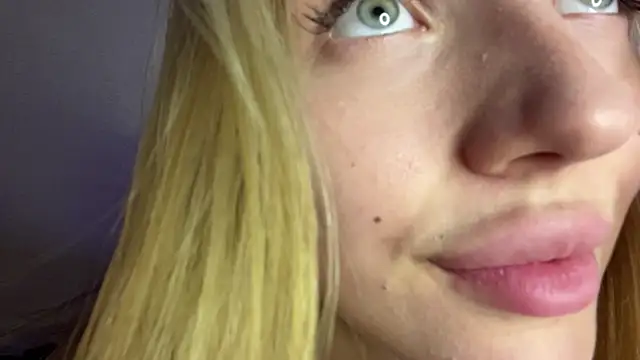 xXMelanieseXx's Live XXX Chat