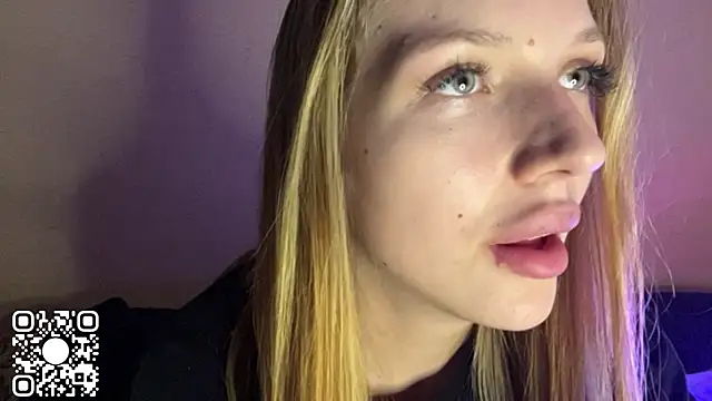 xXMelanieseXx's Live XXX Chat