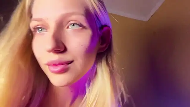 xXMelanieseXx's Live XXX Chat
