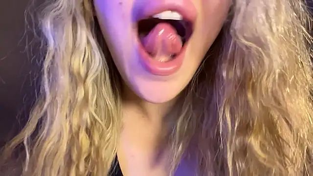 xXMelanieseXx Chat XXX in diretta
