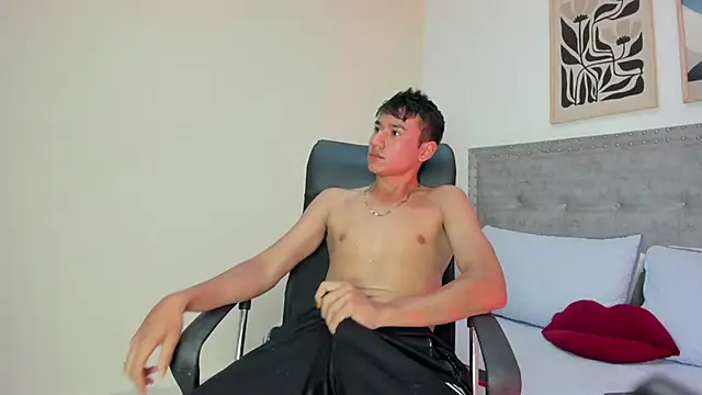 stick_and_julieth Show in webcam