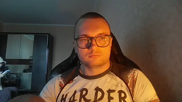 Show modela k8mura na web-kameri