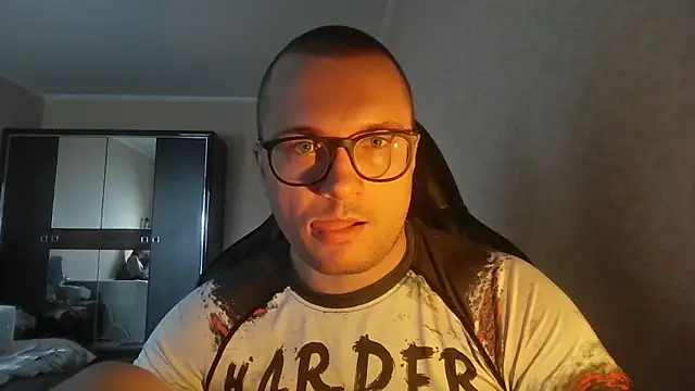 Show modela k8mura na web-kameri