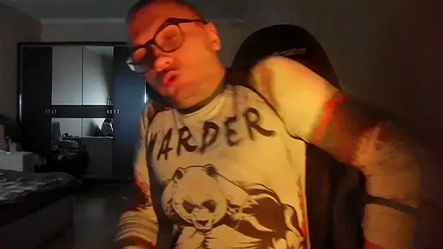 Show modela k8mura na web-kameri