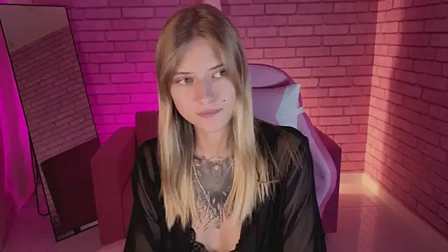Show modela Rebecca_Caldwell na web-kameri