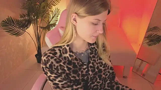 Rebecca_Caldwelln Webbikameraesitys