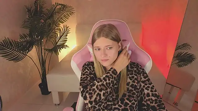 Rebecca_Caldwelln Webbikameraesitys