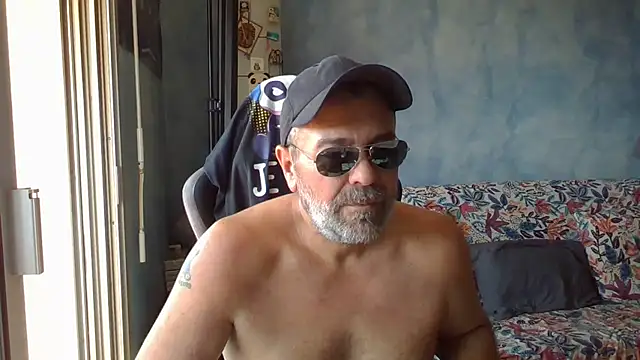 panda_06200 webcam show
