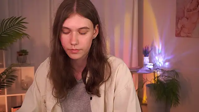 EmilyBellamy Adlı Modelin Canlı Sohbet Odası