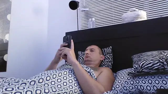 LeoKingstone webkamerás műsora