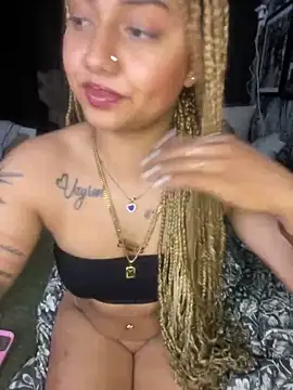 Show modela Crazy_Lulu na web-kameri