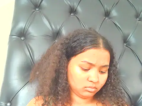 indianaphrodite1's Live XXX Chat