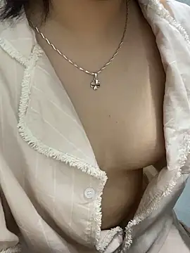 Ellie18 Show Webcam