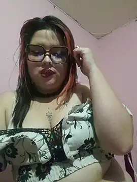 curvy_latina's Webcam Show