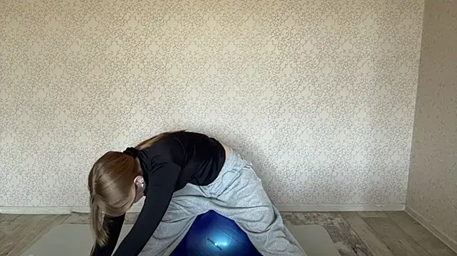 RavenShuker's Webcam Show