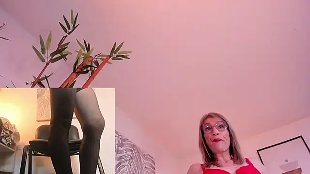 MadissonLow Show in webcam