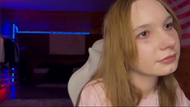 צ'אט XXX בשידור חי של OpheliaVoss