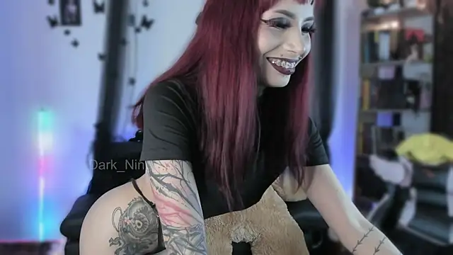 Dark_ningyo1 Show in webcam