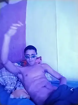 Show modela hotdereck001 na web-kameri