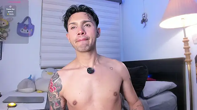 Show modela Leo_Carteer na web-kameri
