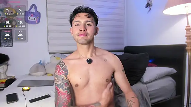 Show modela Leo_Carteer na web-kameri