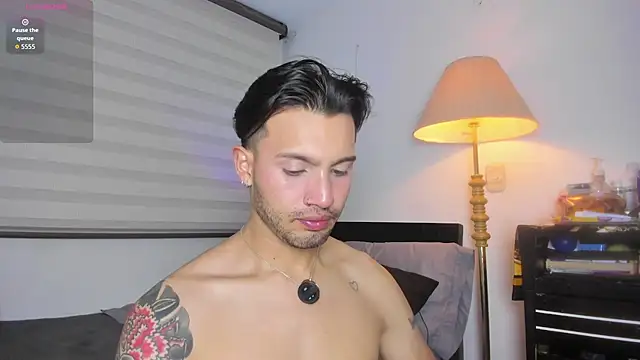 Leo_Carteer Show in webcam