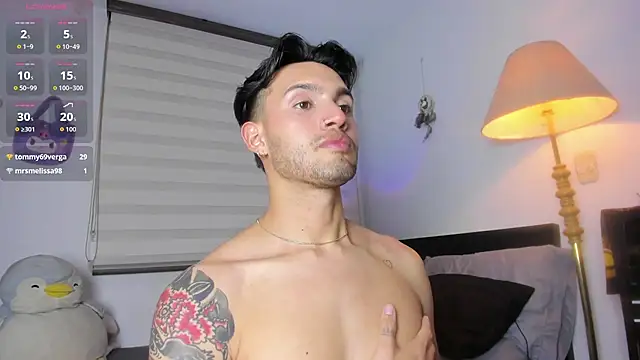Leo_Carteer Show in webcam