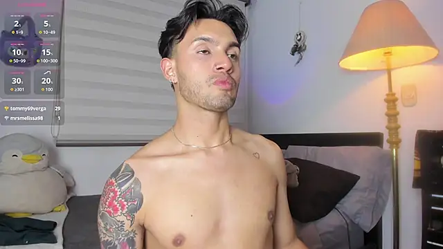Show modela Leo_Carteer na web-kameri