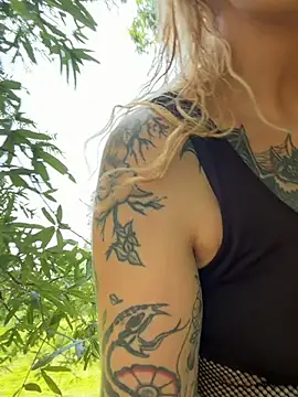 highitsmaryjane Show in webcam
