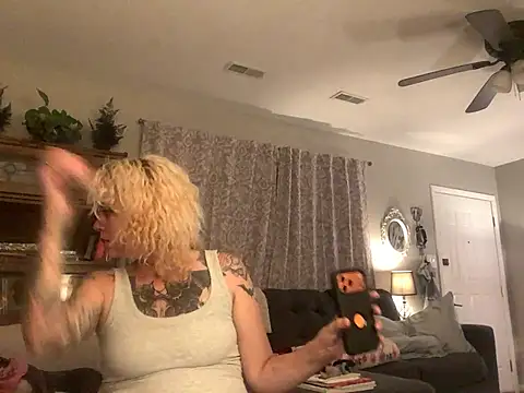 highitsmaryjane's Webcam Show