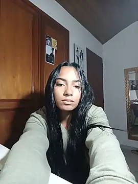 Chat +18 de Leilaplus0s ao vivo