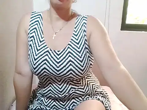MamaSan_Love Pertunjukan Webcam