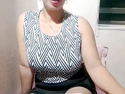 MamaSan_Love Pertunjukan Webcam