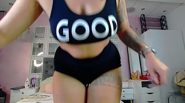 Chatroom XXX en direct de Kalyystra
