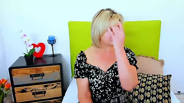 MarieneHot's Live XXX Chat