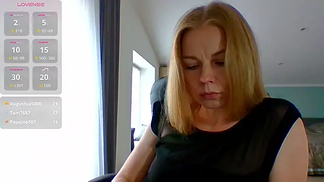 Tina5394 élő XXX-chatje
