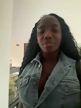 Nia_Williams: διαδικτυακό σόου στην κάμερα