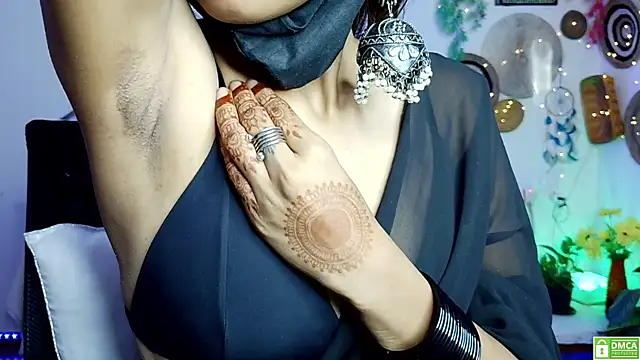 Yalinahotty 在線直播表演