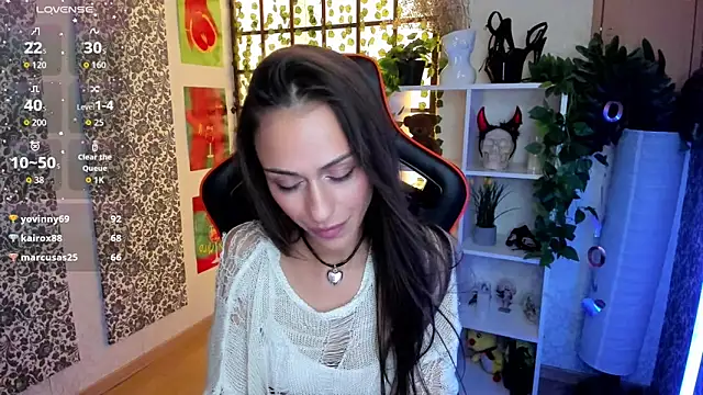 Petite_Moly élő XXX-chatje