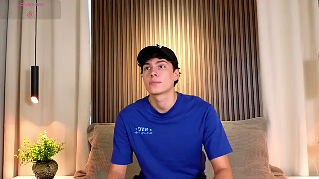 Esteban_Fire Adlı Modelin Web Kamerası Şovu